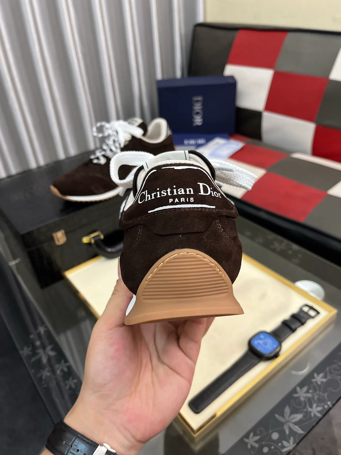 Men's shoes 💰500⌚️⌚️Dior original quality.~ Unique modern style sneakers. 🏃A must-have casual shoe for trendy men😍😍 Original brand imported from Italy, imported original leather, sheep lining (refuses to discolor and grind feet) Sole: Original sole provided by the original factory, French lazy style design ⚠️Fit to the feet, original quality, super comfortable original sole. Just like shooting the real thing 🎬The real thing is better Code number: 38-446️⃣Colors available
